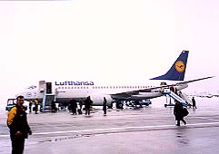 B737